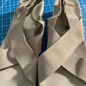 Clarks Cloudstepper sandals pale grey size 10
